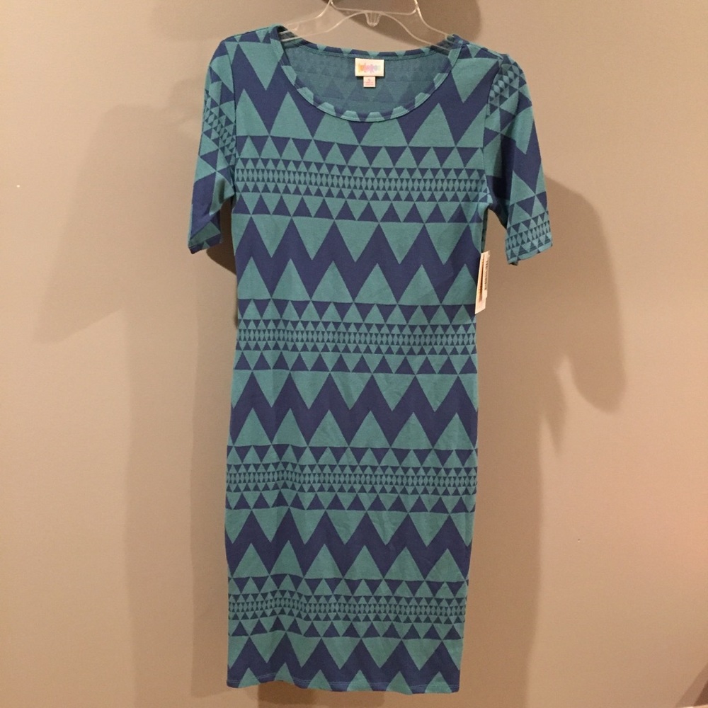 NEW WITH TAGS LuLaRoe Julia Sweater Dress